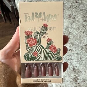 Red Aspen Nail Dashes
